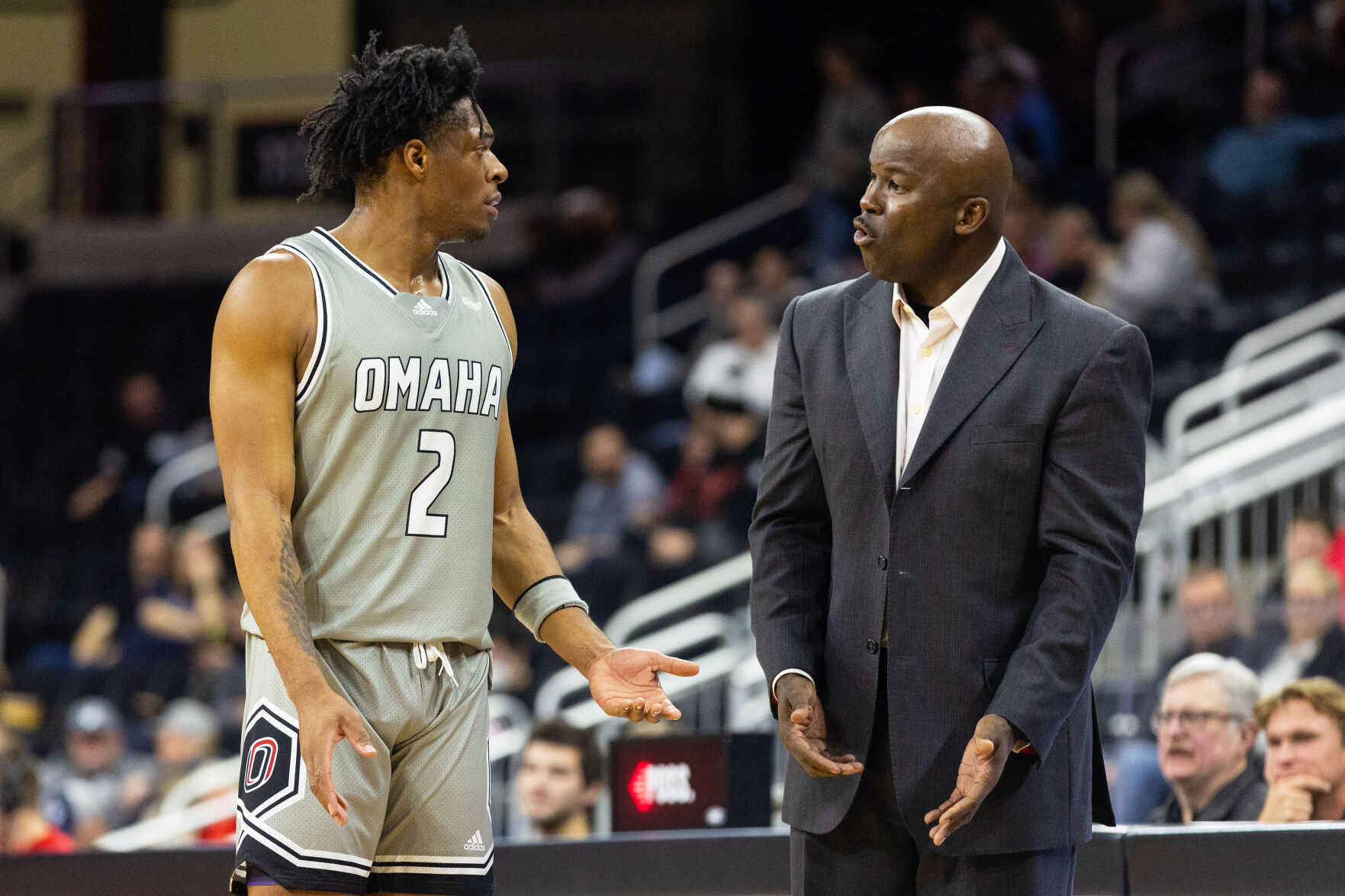 111722-owh-spo-unobasketball-em09.jpg